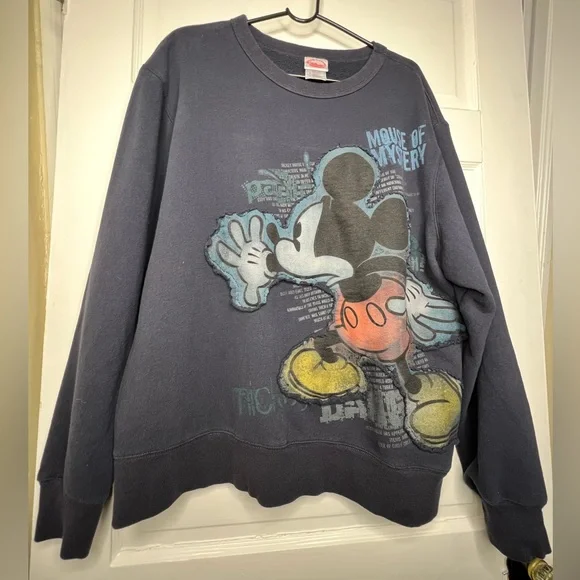 Disney Mickey Mouse crew sweatshirt appliqué navy large Mens "Mouse of Mystery" - Picture 5 of 5